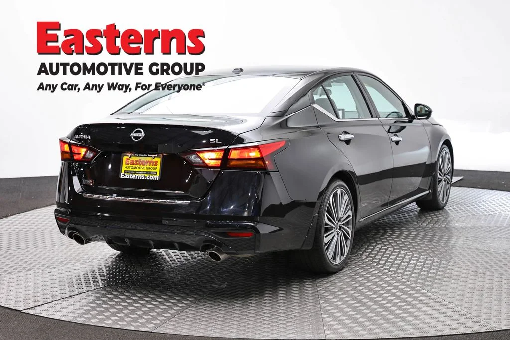 Used 2023 Black Nissan 2.5 SL image 5