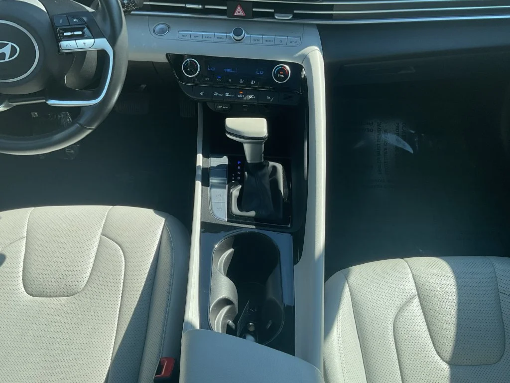 Used 2025 White Hyundai Limited image 29