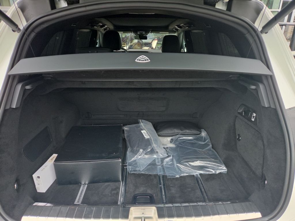 Certified Used 2024 MANUFAKTUR Diamond White Metallic Mercedes-Benz Maybach GLS 600 image 9