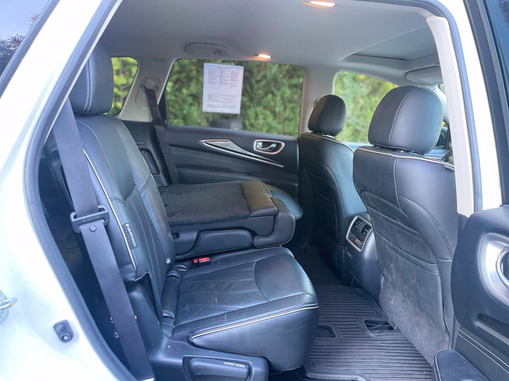 Used 2020 Majestic White INFINITI LUXE image 24