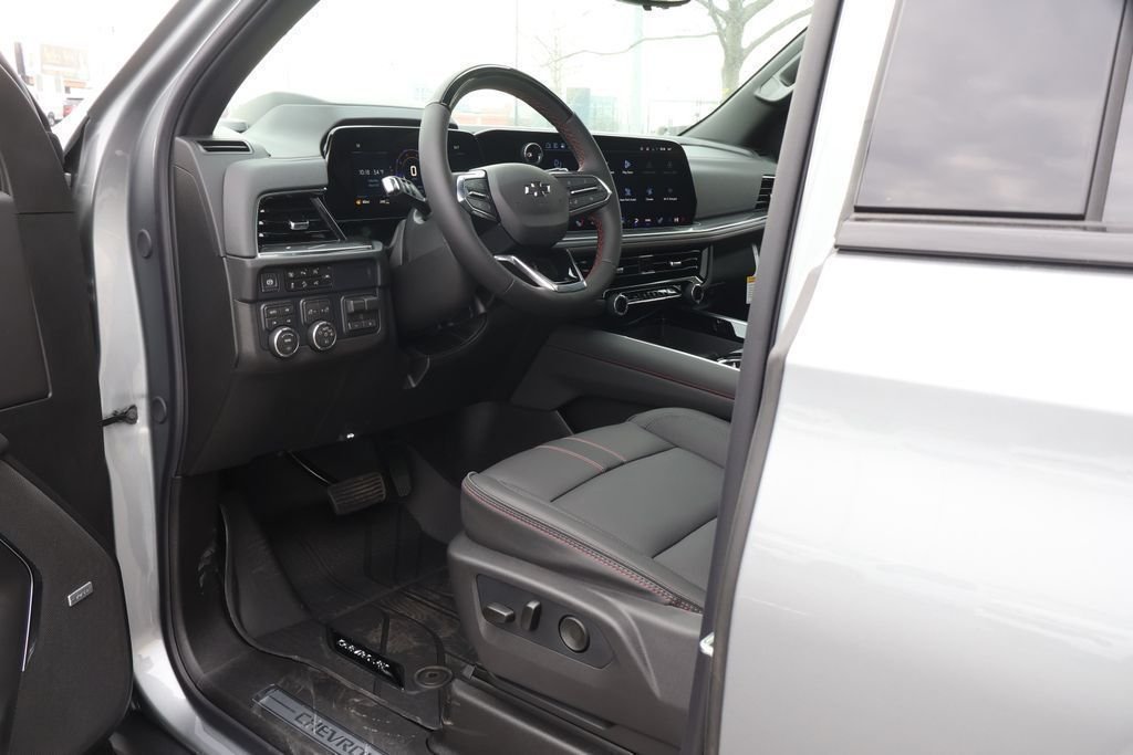 2026 Chevrolet Suburban RST - Photo 14