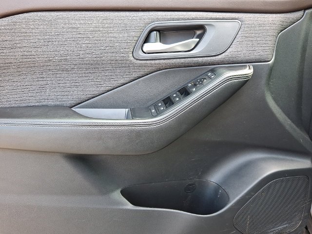 Used 2021 Gray Nissan SV image 13
