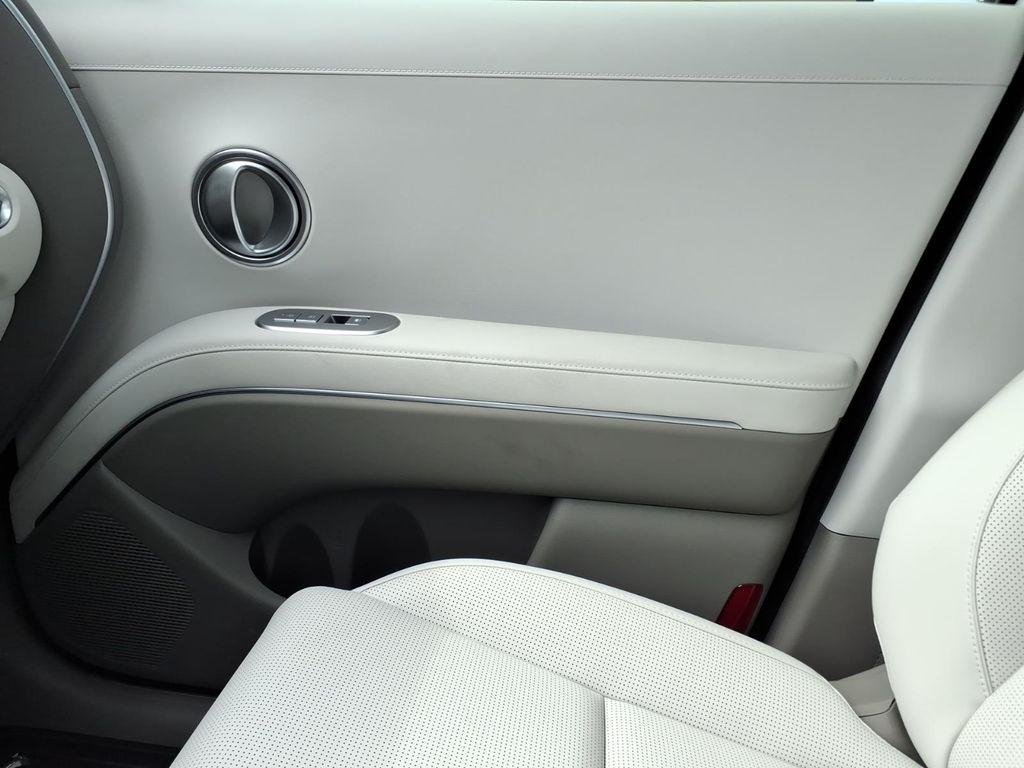 New 2026 White Hyundai SEL Premium FWD image 27