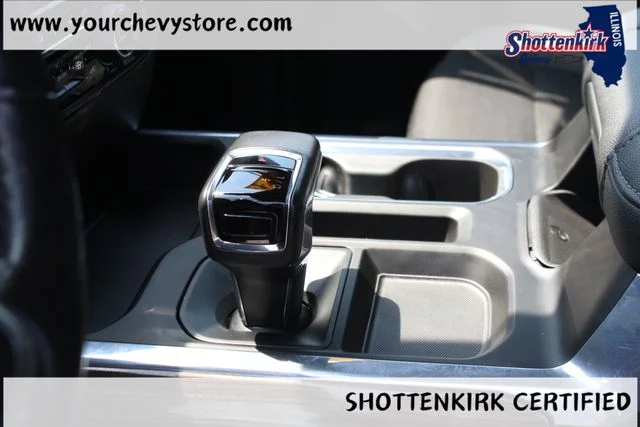 Used 2022 White Chevrolet LT image 27