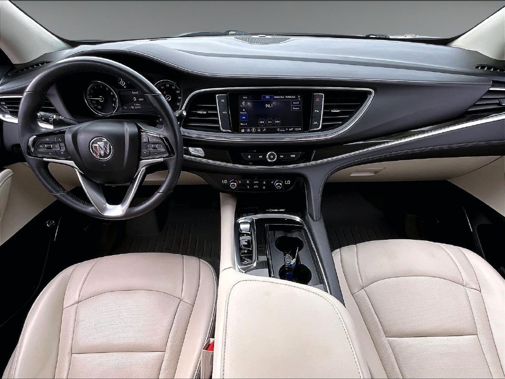 Used 2023 Summit White Buick Essence image 21