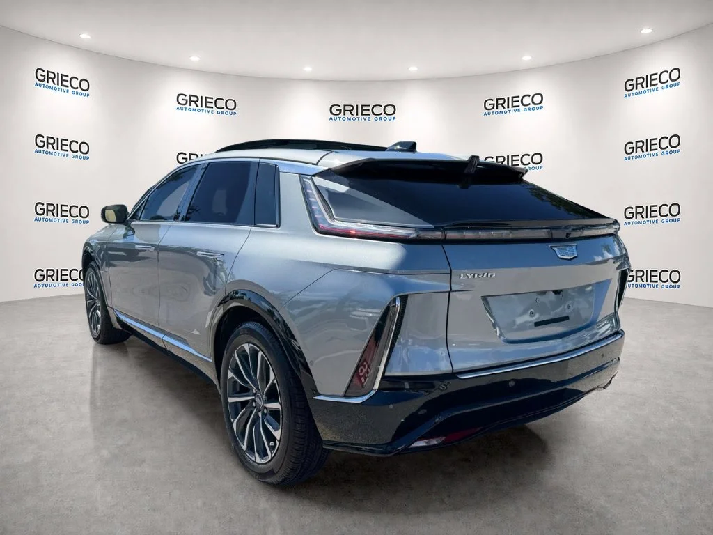 Used 2024 Silver Cadillac Luxury image 5