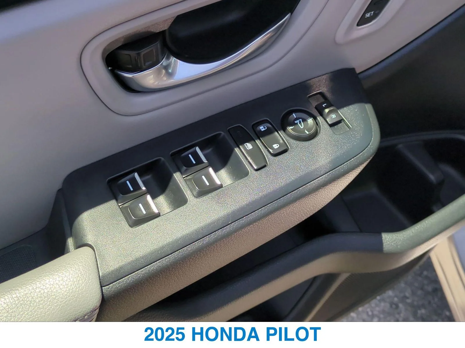 Used 2025 Silver Honda EX-L image 13