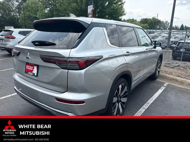 Used 2025 Mitsubishi Outlander SE with VIN JA4J4VA80SZ021711 for sale in White Bear Lake, Minnesota