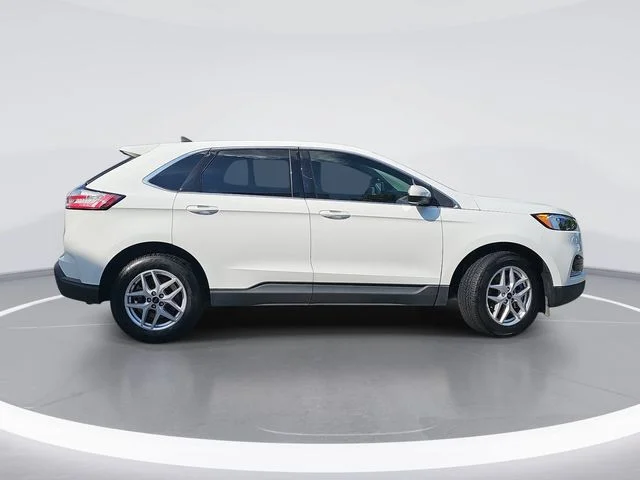 Used 2024 White Ford SEL image 2