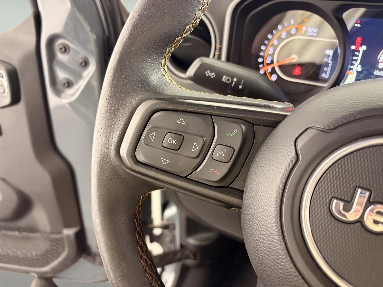 Used 2024 Anvil Clear Coat Jeep Mojave image 29