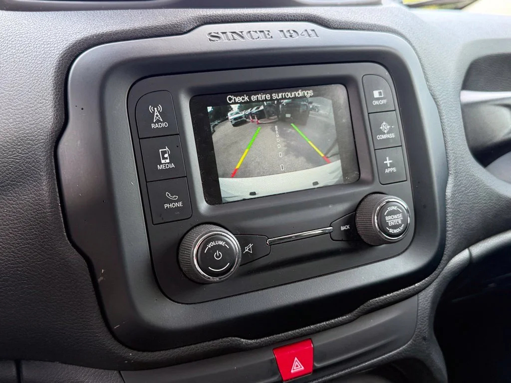 Used 2017 Alpine White Jeep Latitude image 16