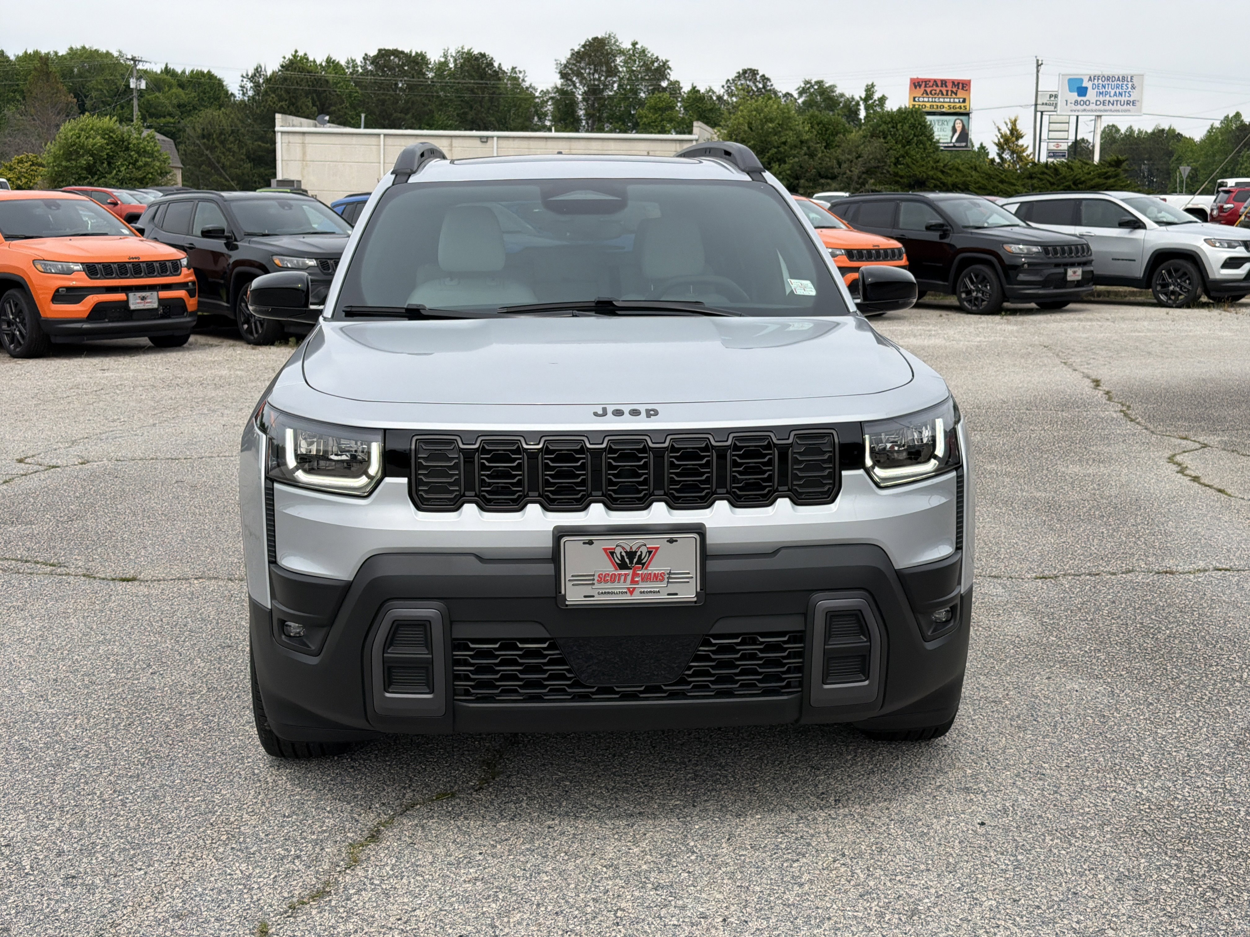 New 2026 Silver Zynith Clear-Coat Exterior Paint Jeep Limited image 3