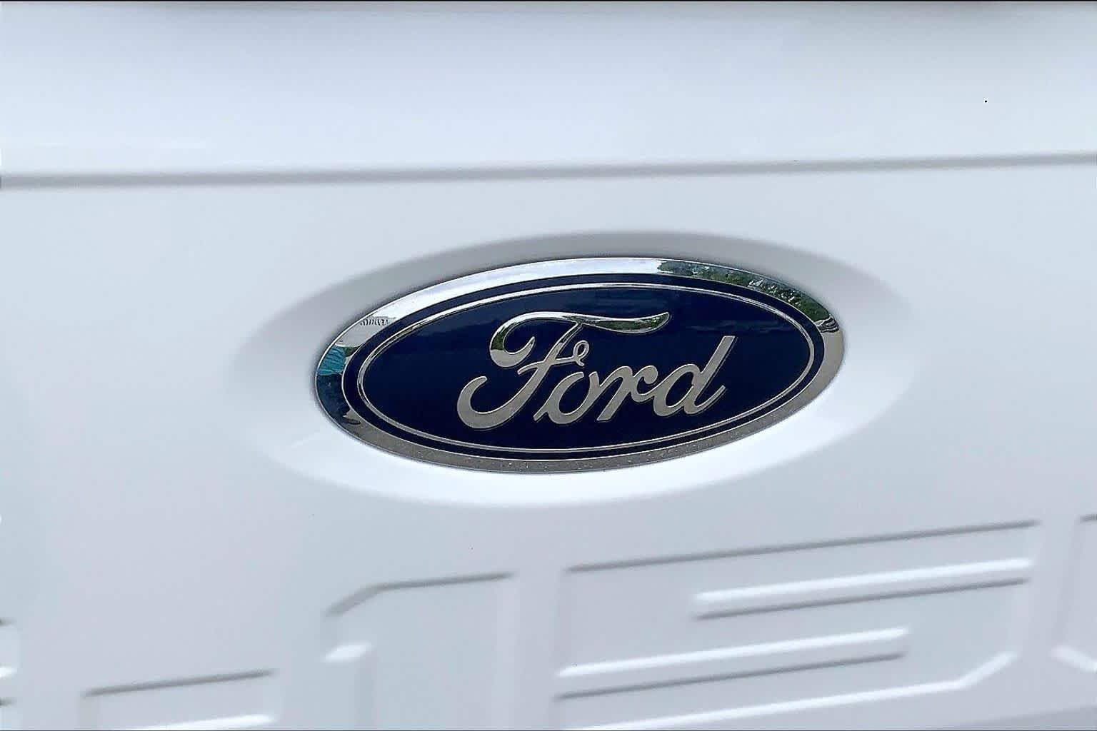 Used 2023 Oxford White Ford XLT image 10