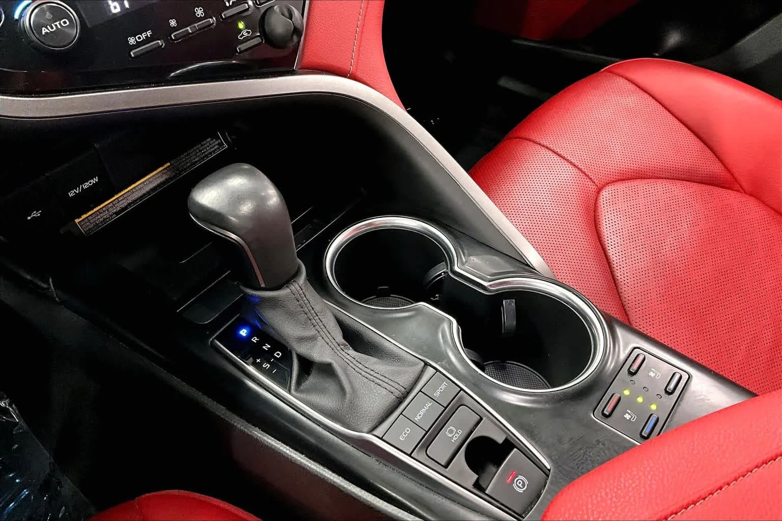 Used 2020 Wind Chill Pearl Toyota XSE image 16