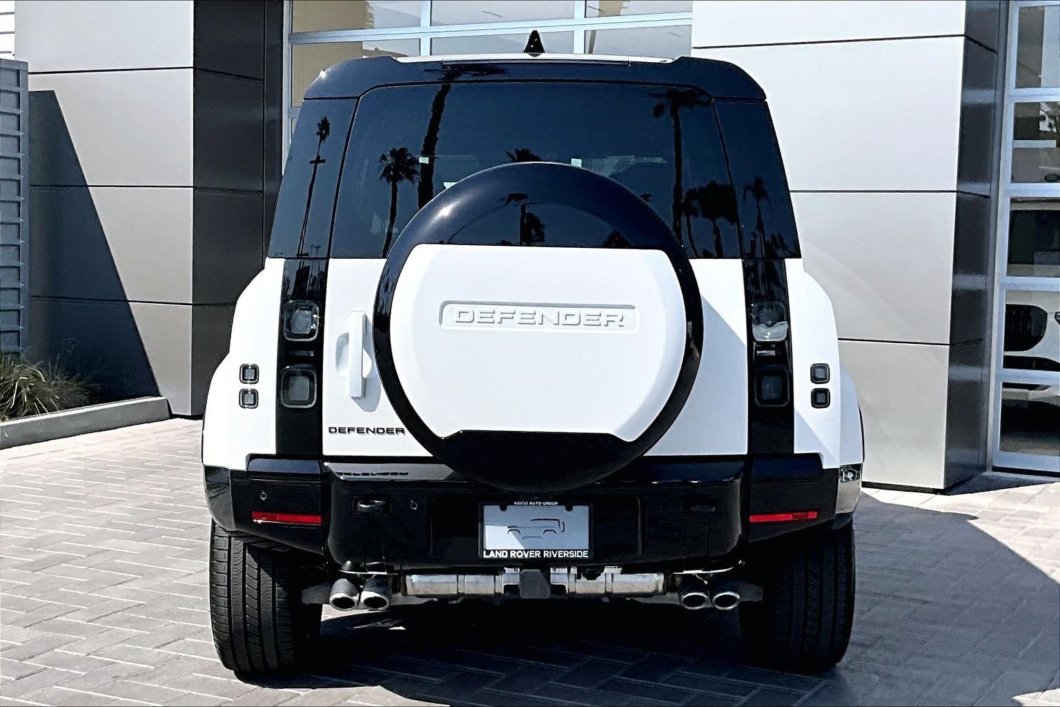 2026 Land Rover Defender V8 - Photo 4