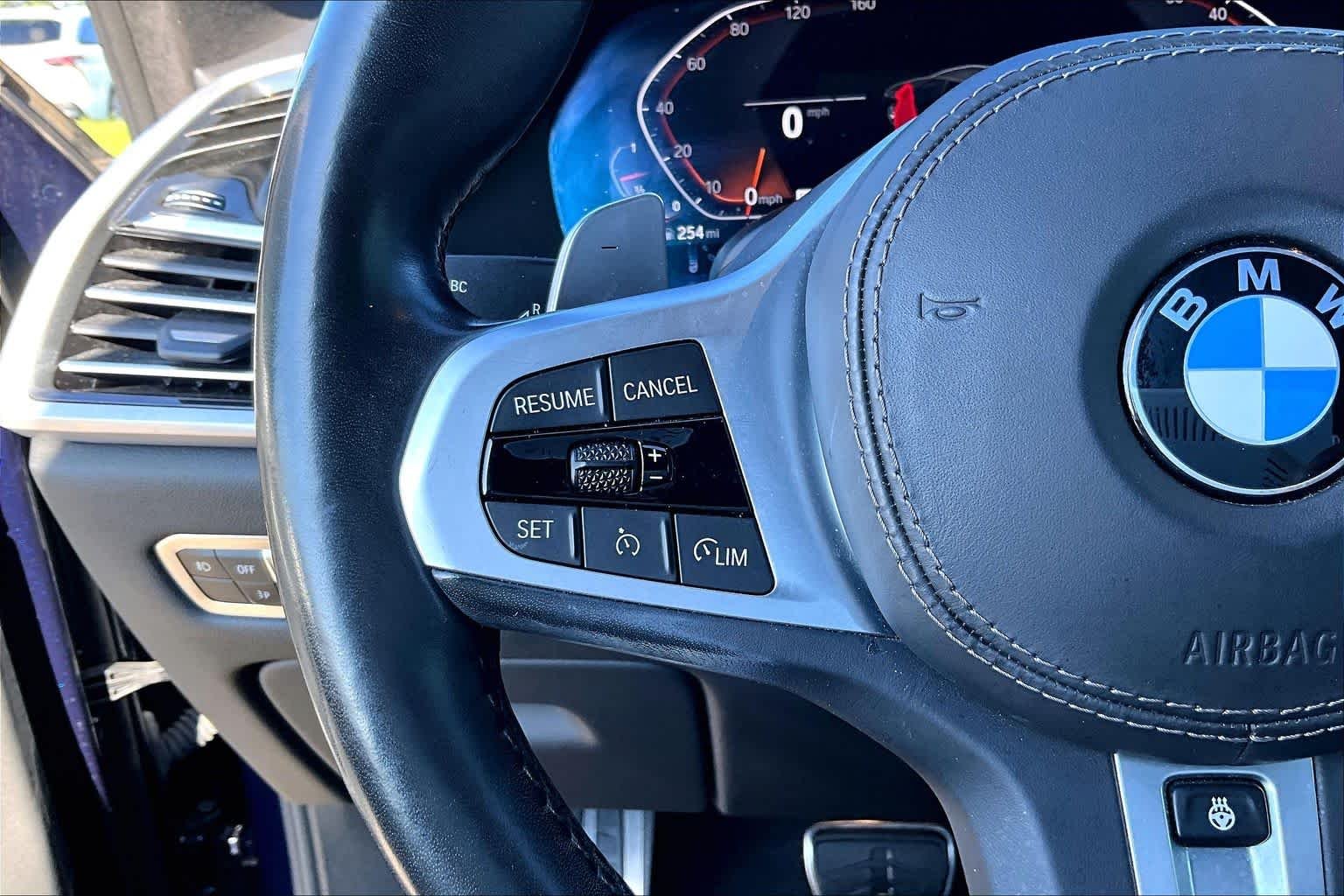 Used 2022 Tanzanite Blue II Metallic BMW xDrive40i image 23