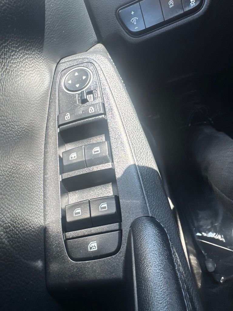 Used 2021 Black Kia S image 20