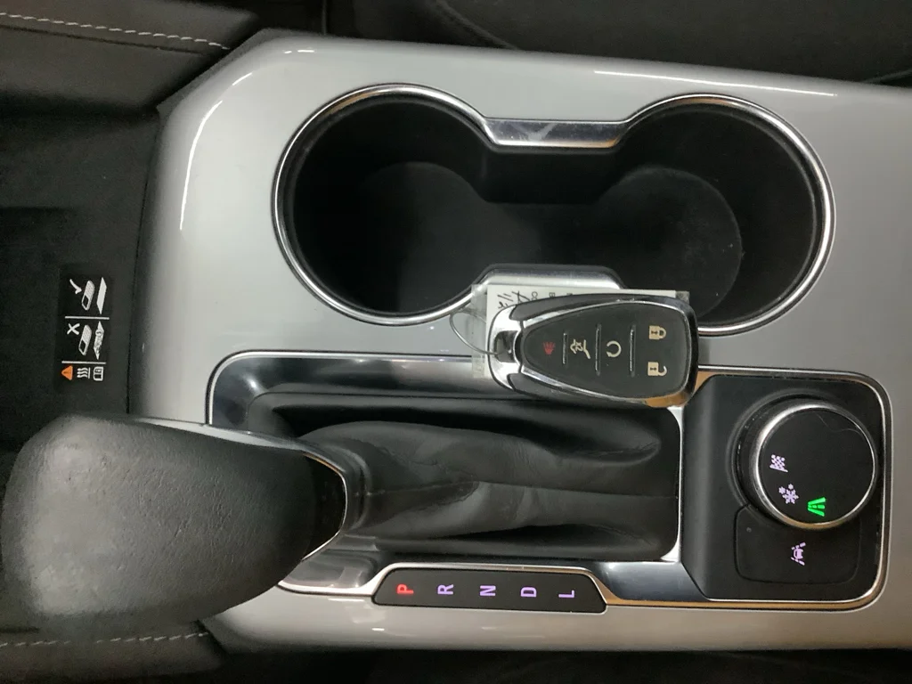 Used 2023 BLACK Chevrolet LT image 19