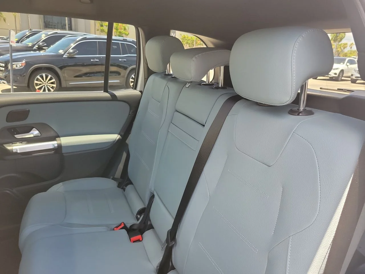 New 2026 Polar White Mercedes-Benz GLB 250 image 12