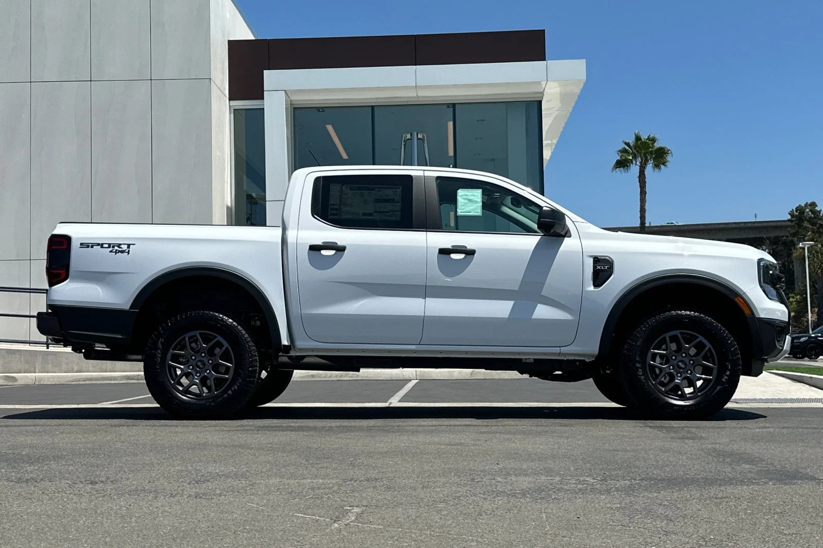 New 2026 Oxford White Ford XLT image 2