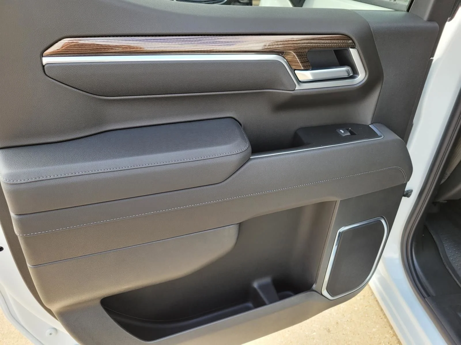 2026 Chevrolet Silverado 1500 RST - Photo 7