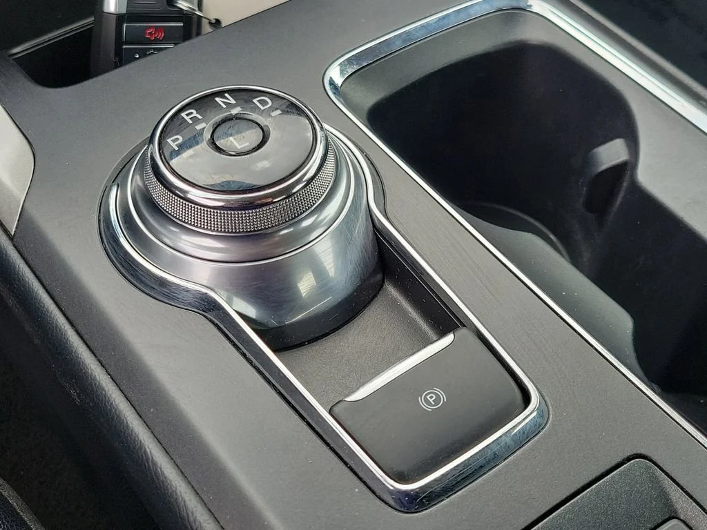 Used 2020 Red Ford SEL image 28