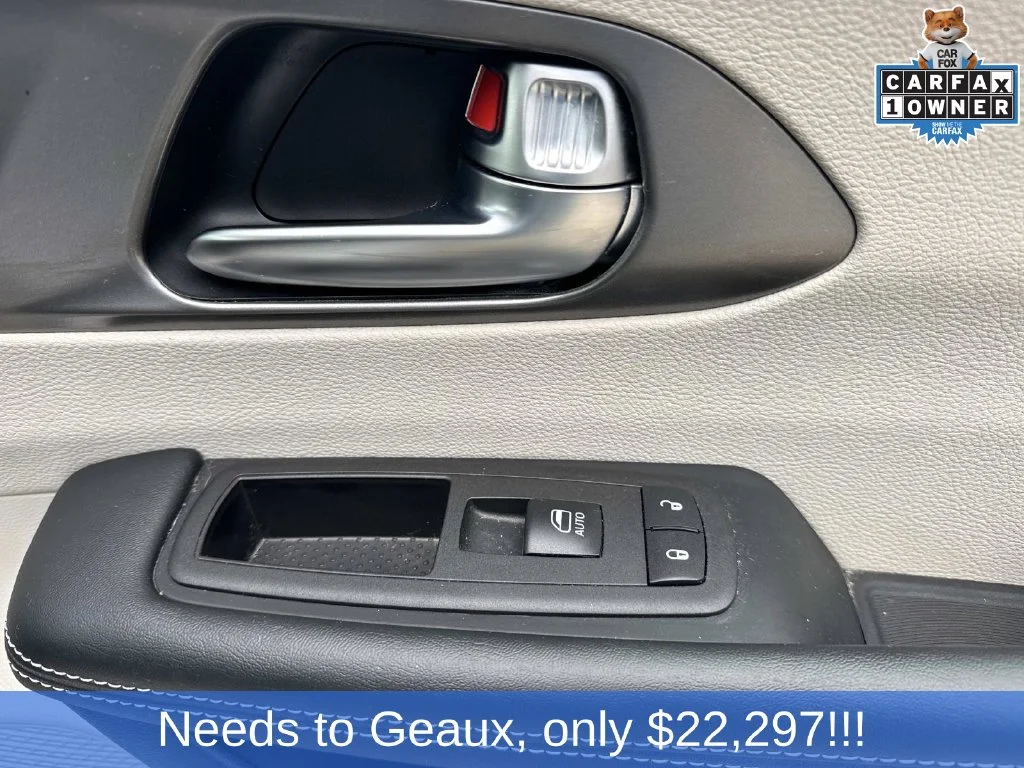 Used 2023 Silver Chrysler Touring L image 32