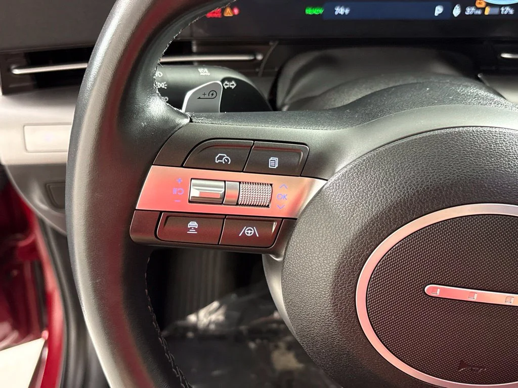 Used 2025 Red Hyundai SEL image 28