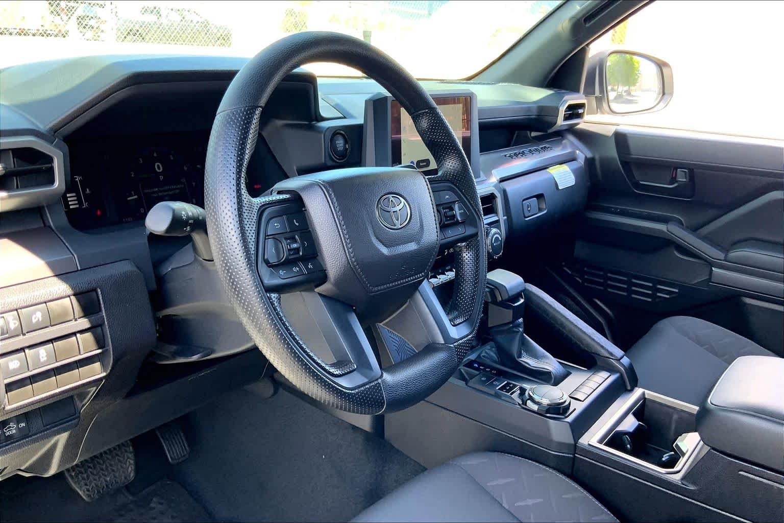 Used 2026 Ice Cap Toyota SR5 image 15