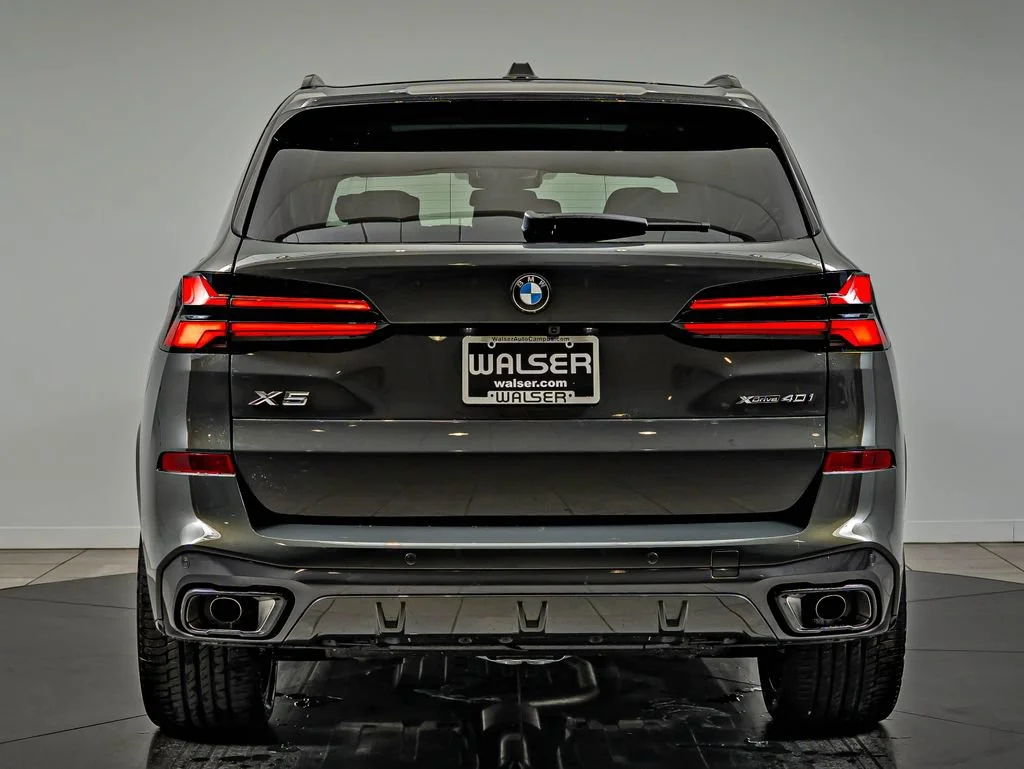New 2026 Dravit Grey Metallic BMW xDrive40i image 6