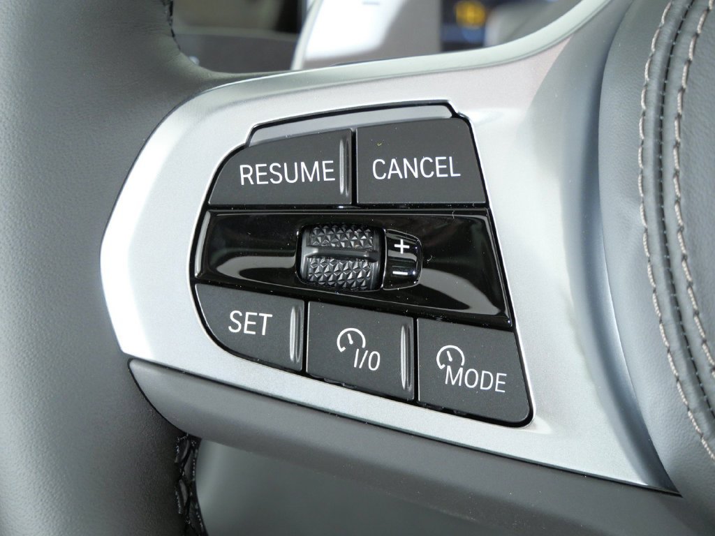 New 2027 Mineral White Metallic BMW xDrive40i image 40