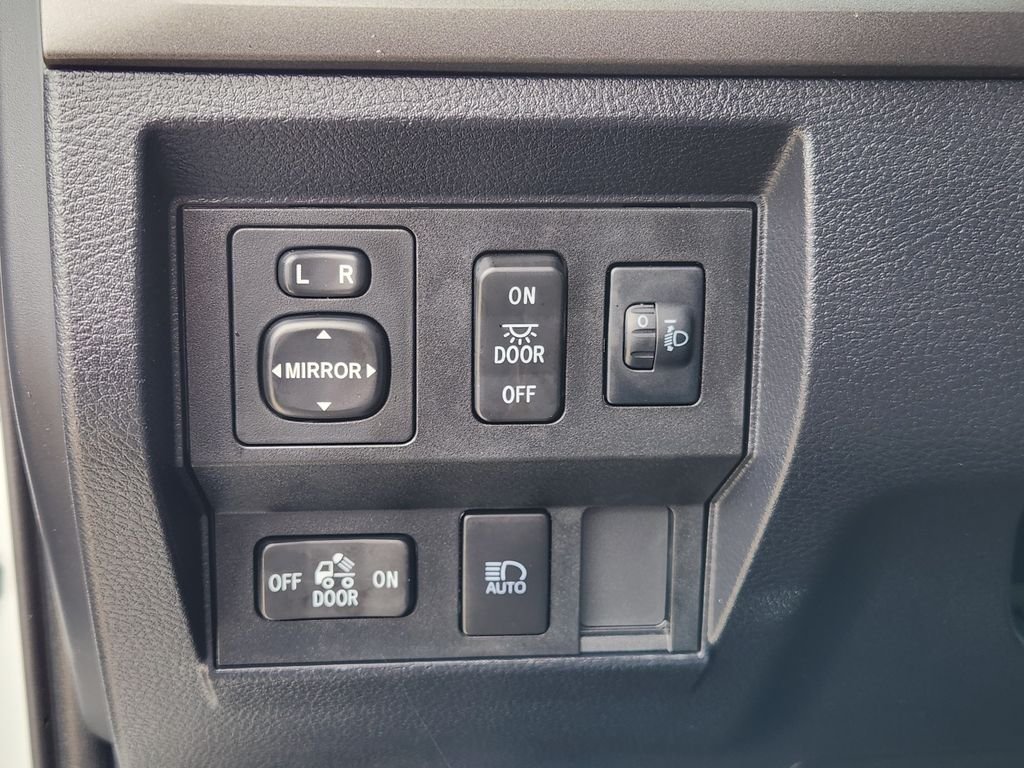Used 2020 Super White Toyota SR5 image 19