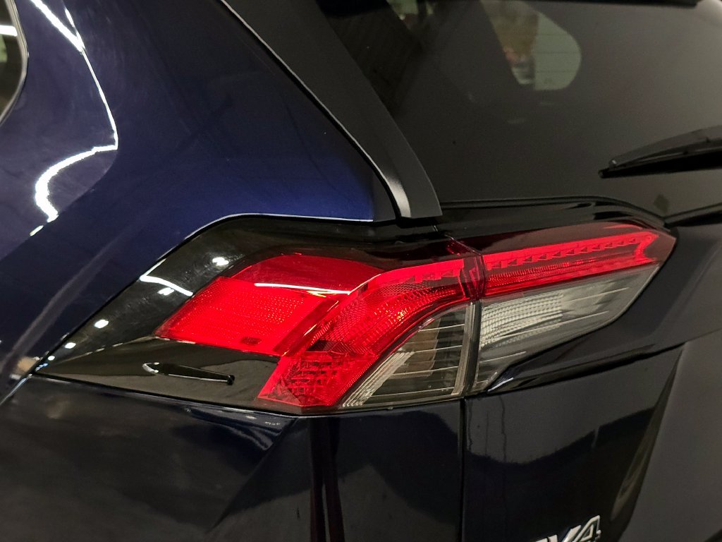 Certified Used 2025  Toyota XLE image 13