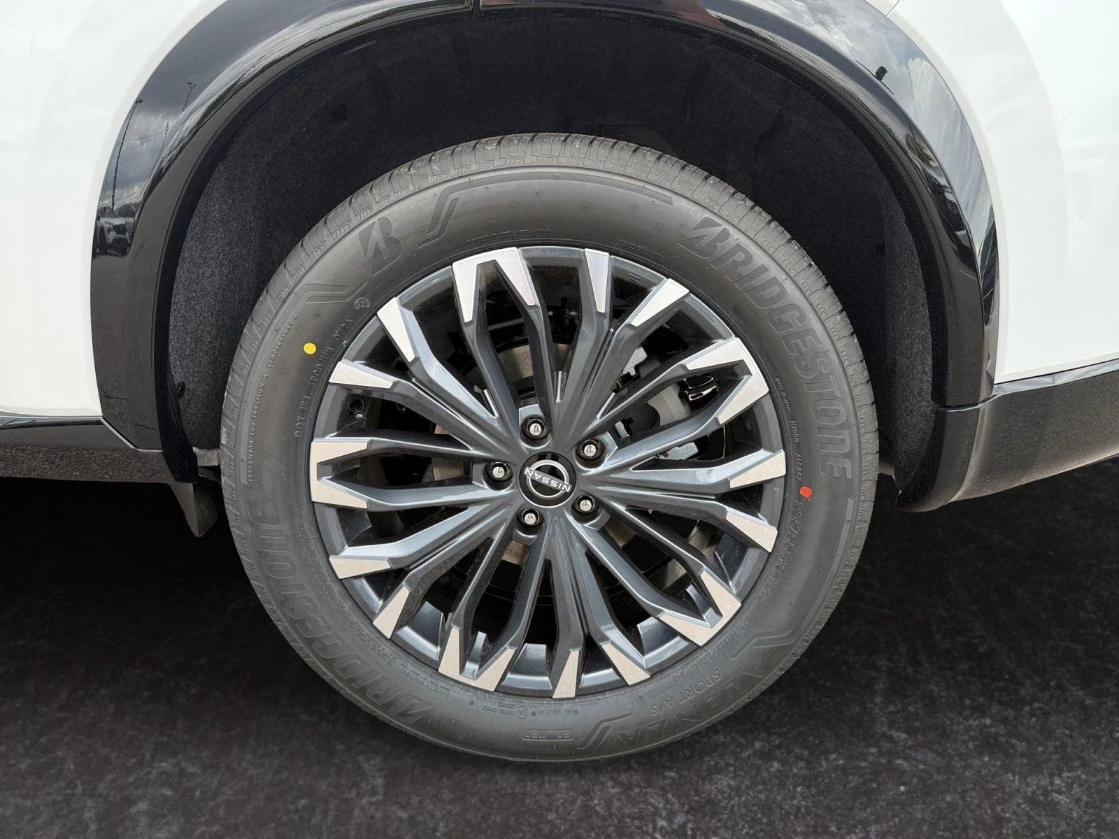 New 2026 Everest White Pearl/Super Black Nissan Platinum image 29