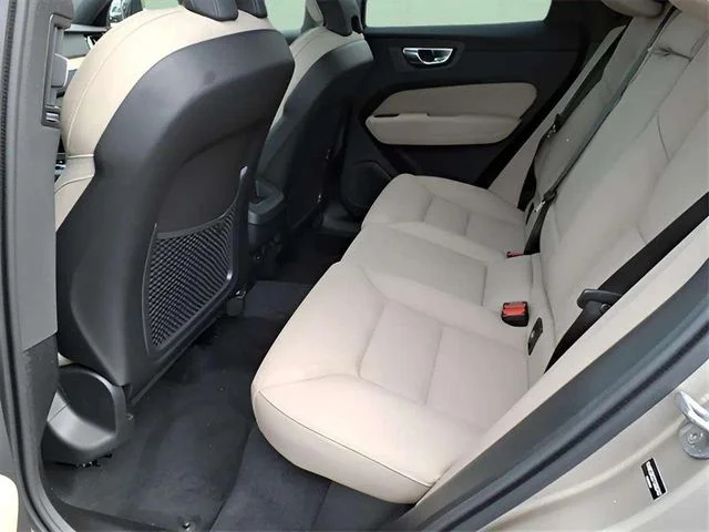 2026 Volvo XC60 Plus - Photo 8