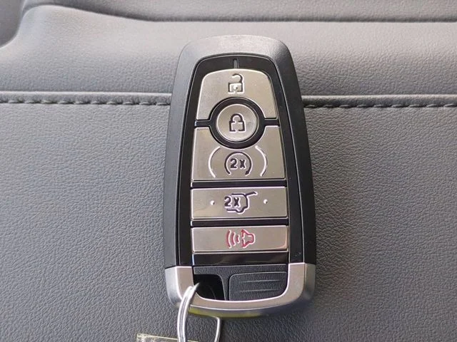 New 2026 Star White Metallic Tri-Coat Ford MAX Active image 28