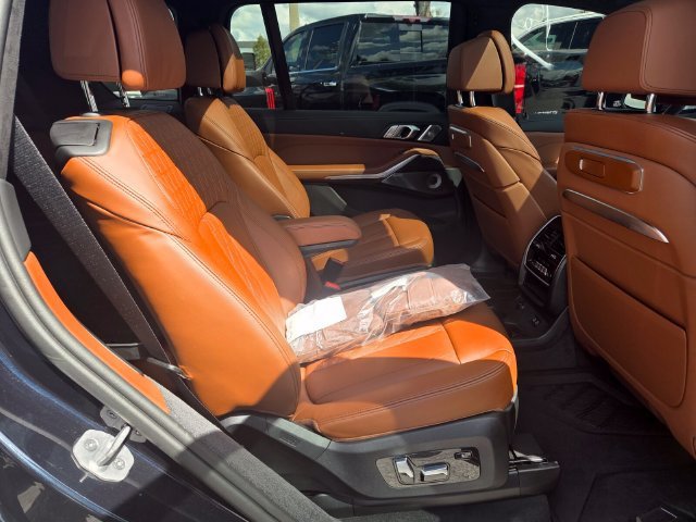 2026 BMW X7 M60i - Photo 15
