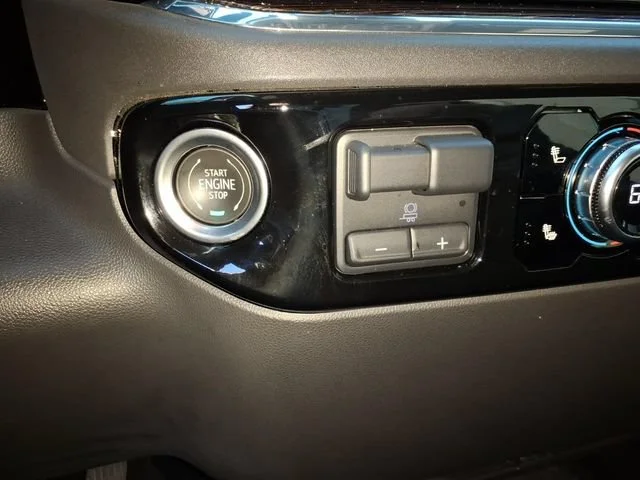 Used 2023 Onyx Black GMC Elevation image 24