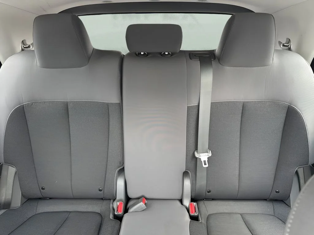 Used 2024 Gray Hyundai SEL image 11