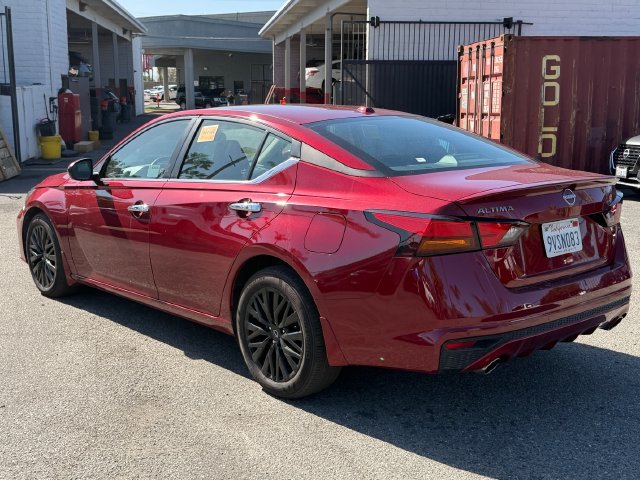 Used 2025 Red Nissan 2.5 SV image 5