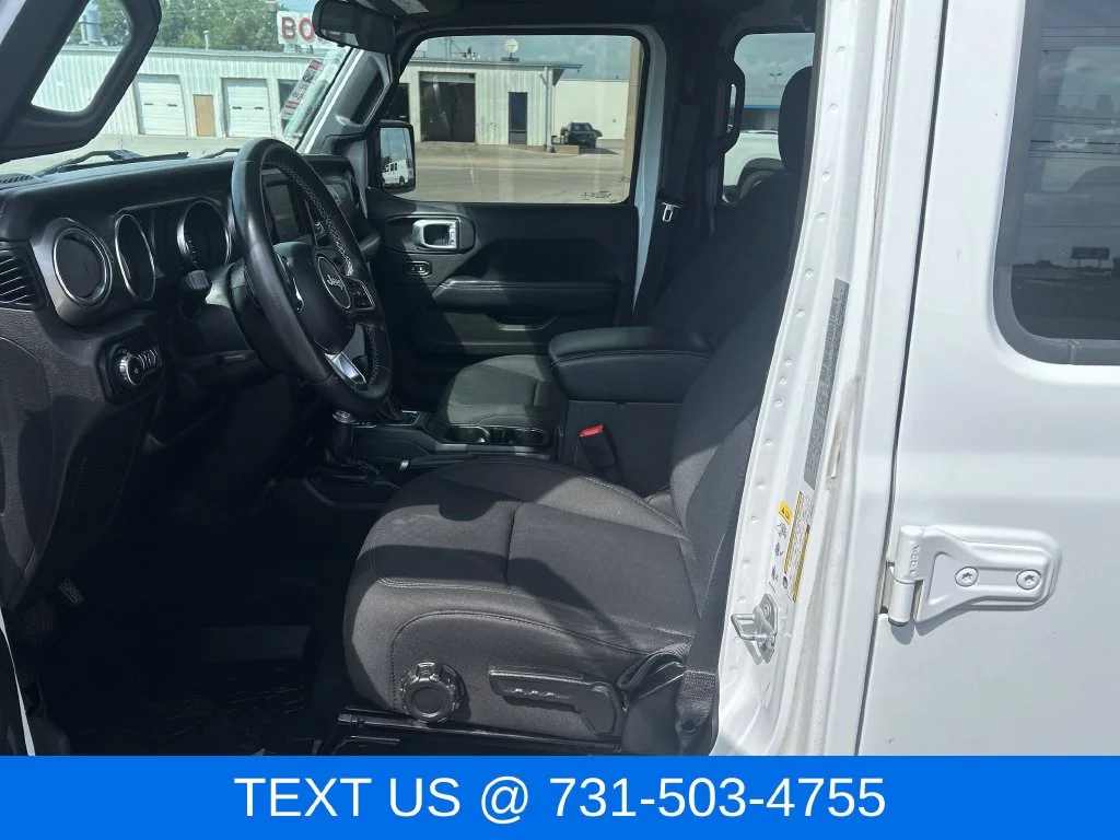 Used 2018 White Jeep Unlimited Sahara image 9