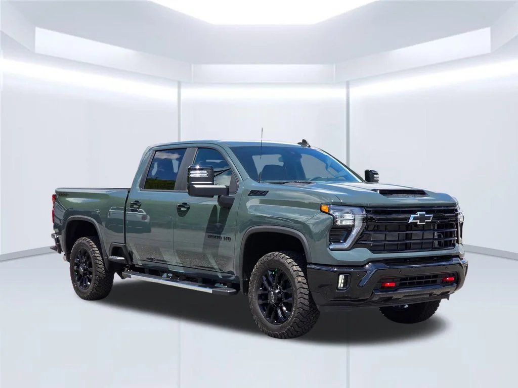 New 2026 Gray Chevrolet LT image 17