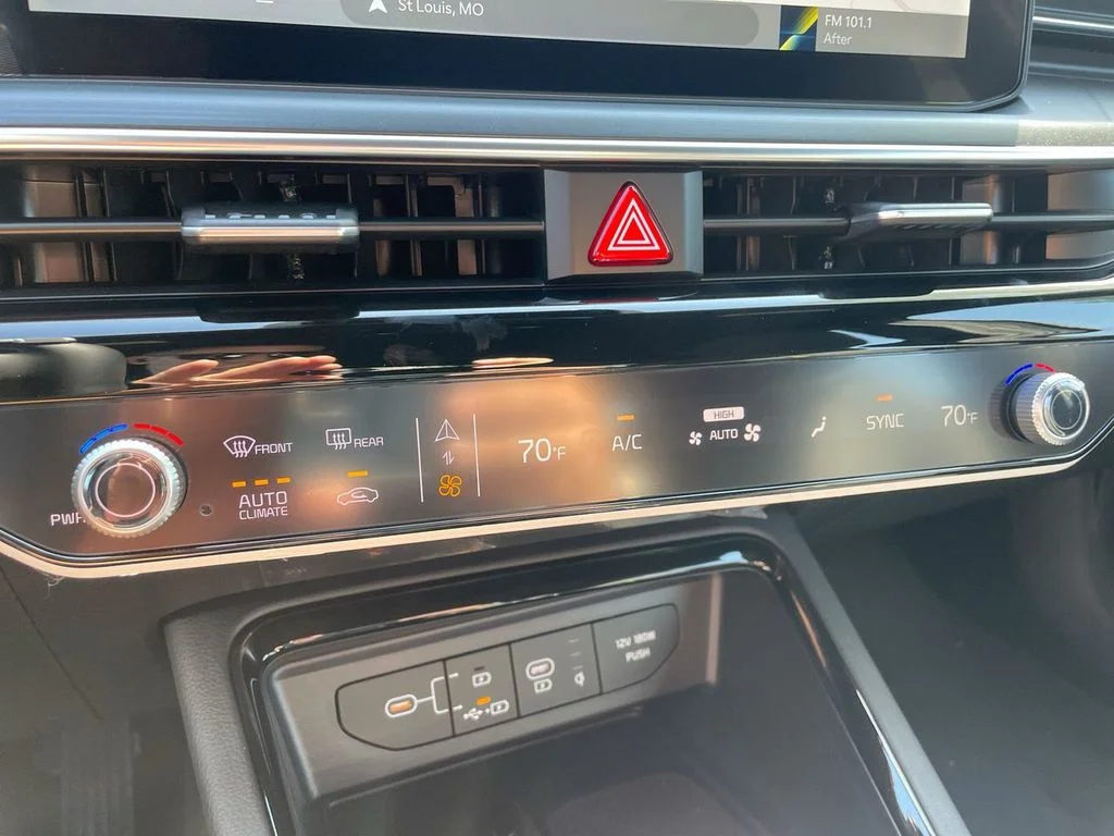 New 2026 Wolf Gray Kia GT image 46