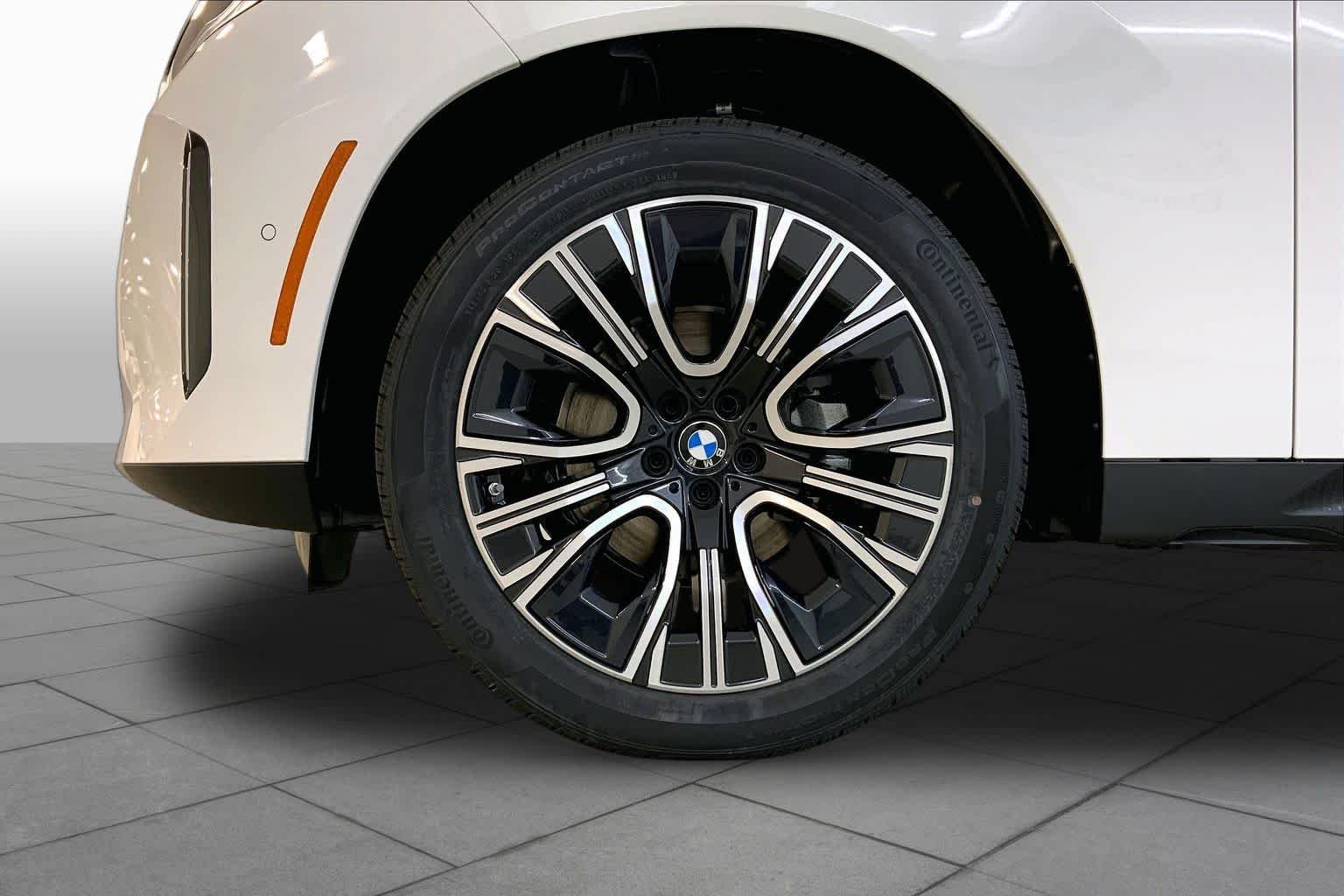 New 2026 Alpine White BMW 30 xDrive image 11