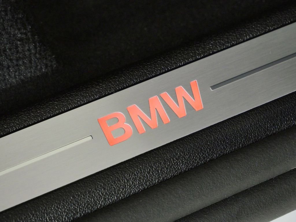 Used 2026 Alpine White BMW xDrive50e image 24