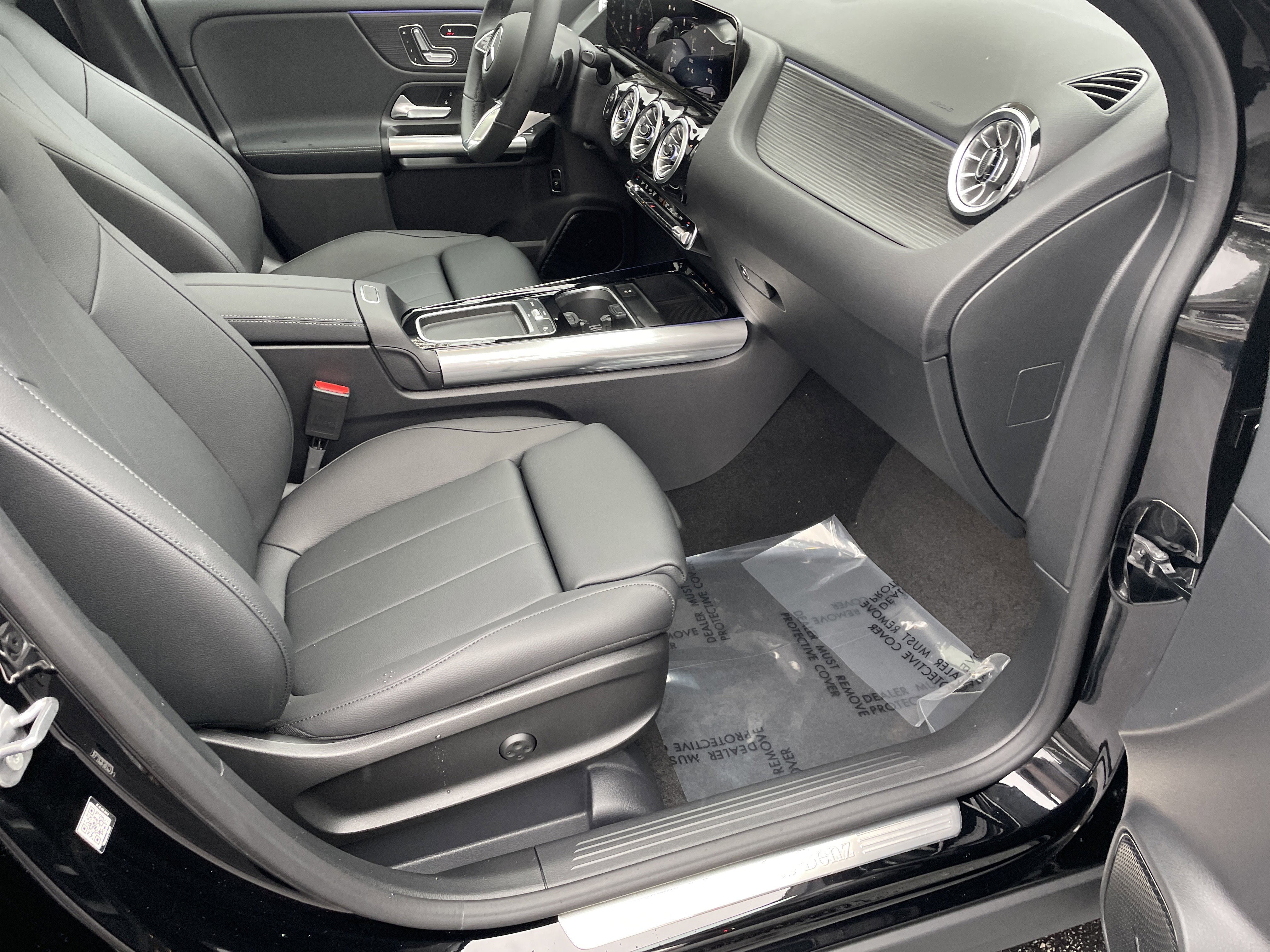 New 2026 Night Black Mercedes-Benz GLA 250 SUV image 43