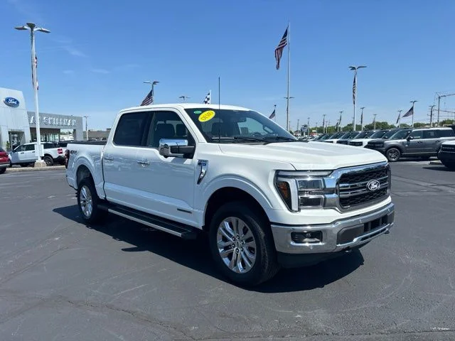 New 2025 Star White Metallic Tri-Coat Ford Lariat® image 32