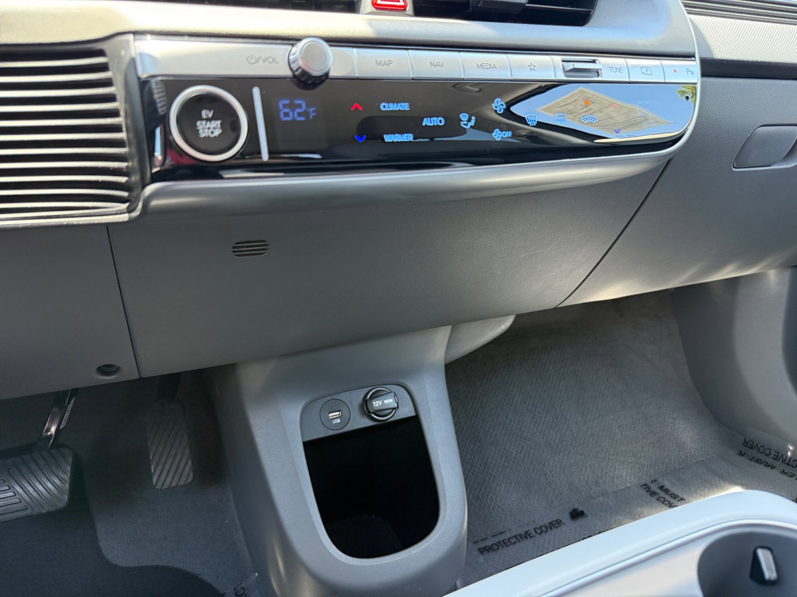 Used 2024 Abyss Black Hyundai SEL image 13
