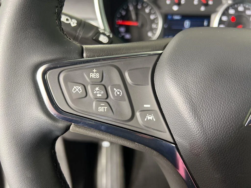 Used 2024 Summit White Chevrolet LT image 14