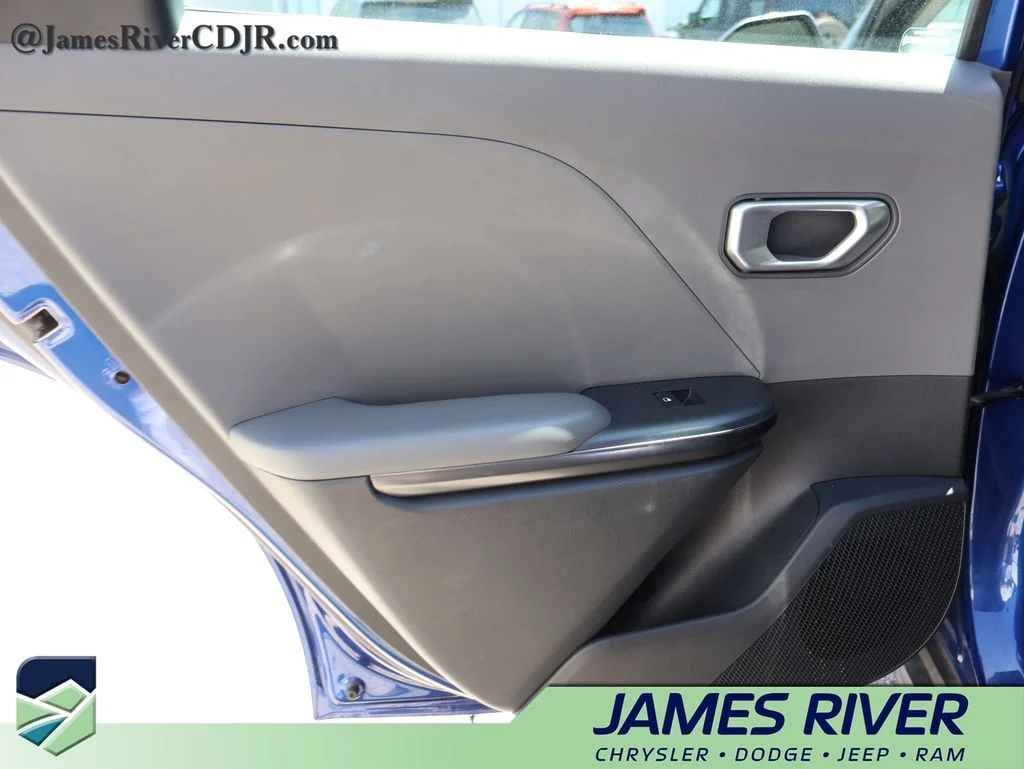 Used 2025 Blue Kia LXS image 16